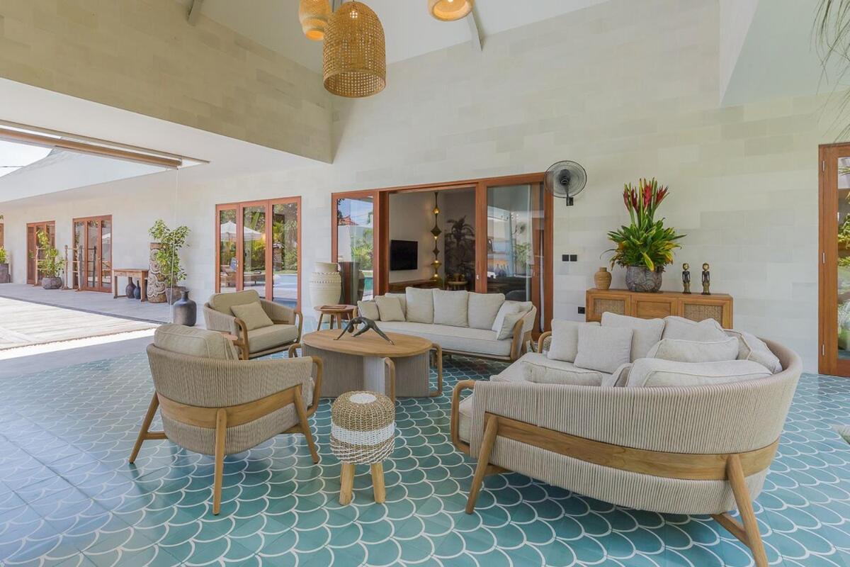 Villa Jinjah Soul Luxury 5br Villa,18m Pool & Garden