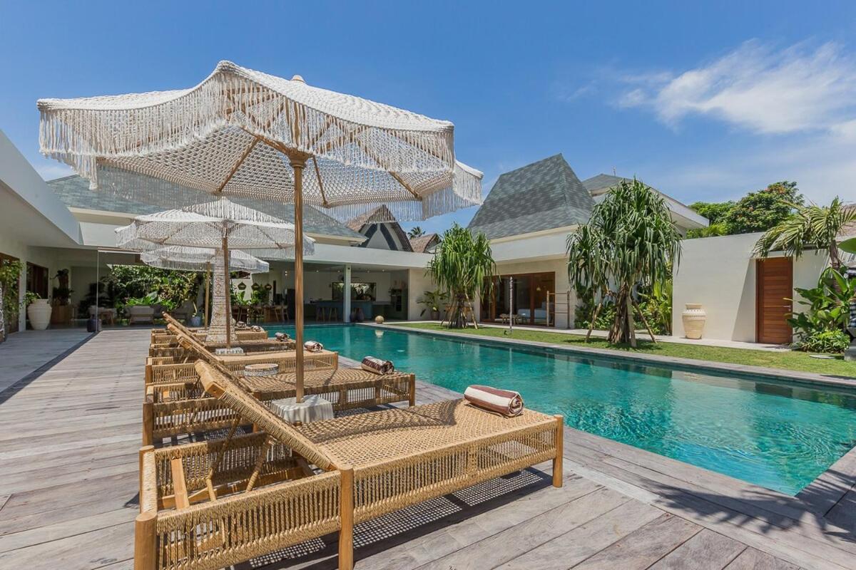 Jinjah Soul Luxury 5br Villa,18m Pool & Garden *
