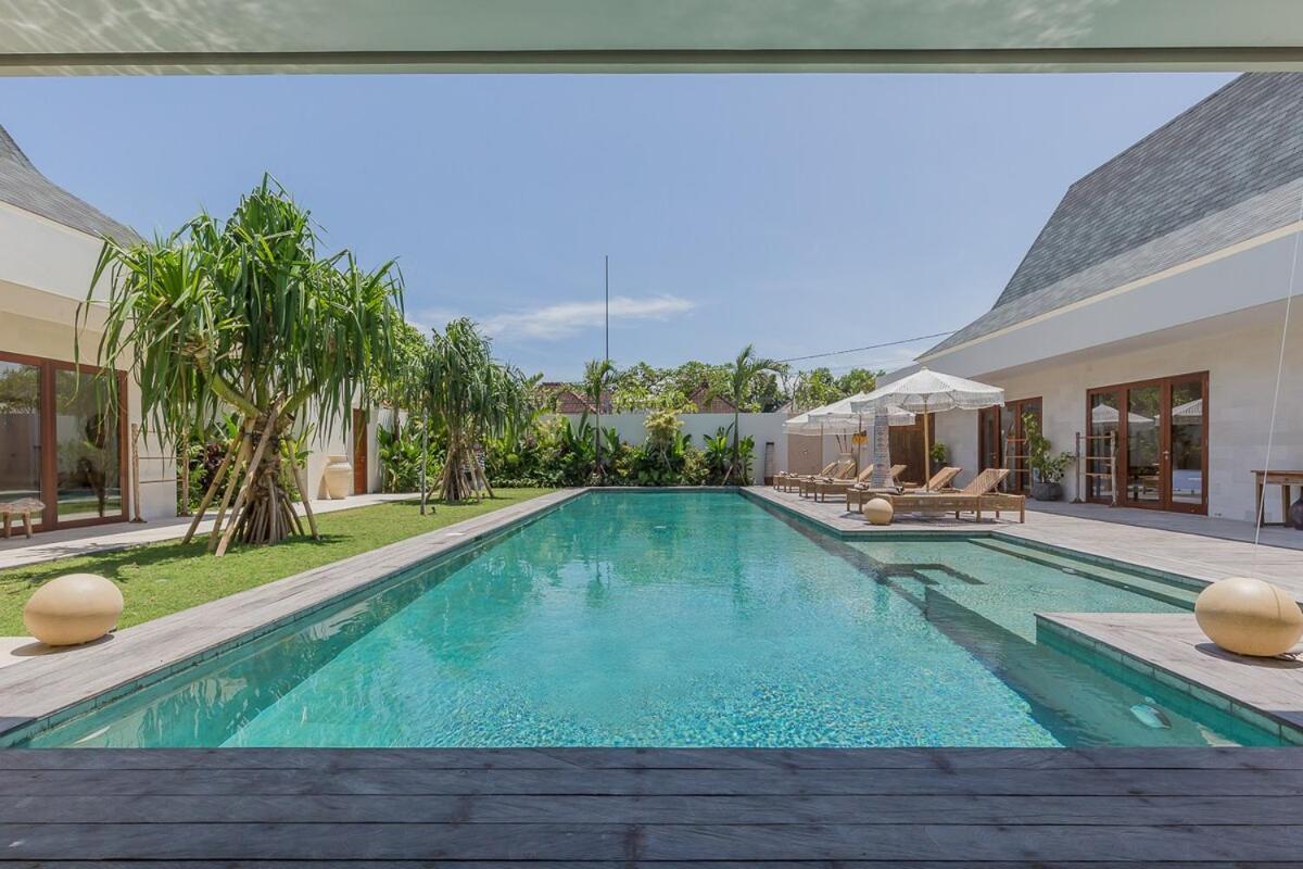 Jinjah Soul Luxury 5br Villa,18m Pool & Garden Villa *