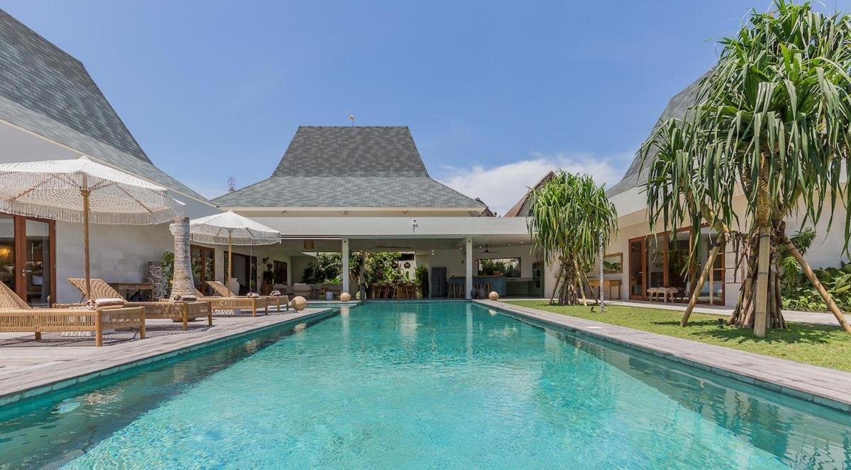 Jinjah Soul Luxury 5br Villa,18m Pool & Garden